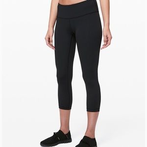Lulu lemon cropped black leggings